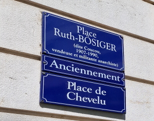 Change Rousseau plaquette rue